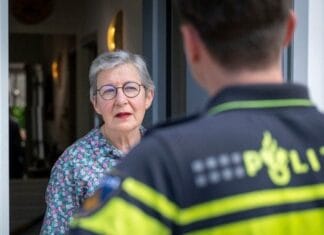 Twee nepagenten aangehouden voor oplichting drietal slachtoffers