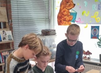 Leerlingen De Bouwsteen leren over vrijheid, gelijkheid en solidariteit tijdens gastles over Grondwet