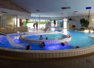 WK Discozwemmen in Sportcentrum de Boogerd op vrijdag 5 juni