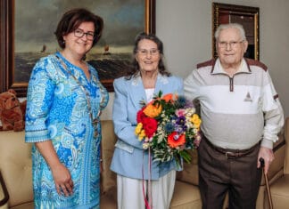 Echtpaar Bek-Kroep uit Mijnsheerenland viert platina huwelijksjubileum
