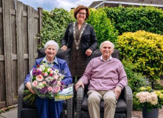 Echtpaar Van Dijk-Van der Meer uit Numansdorp viert briljanten huwelijk
