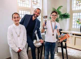 Senne Lagerburg wint de Hoeksche Verhalenwedstrijd