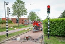 Twee brandweerlieden gewond bij ongeval met calamiteitenpaal in Oud-Beijerland
