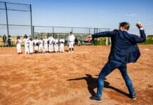 Vernieuwde sportvelden Blue Hitters in Maasdam officieel geopend