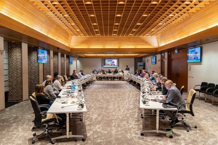 De oppositie in de Hoeksche Waard is eruit: PRO, VVD, VoorWaards, BurgerBelangen en WOW roepen op tot samenwerking en daadkracht