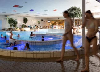Discozwemmen in zomerse sfeer bij Sportcentrum de Boogerd op 3 juli