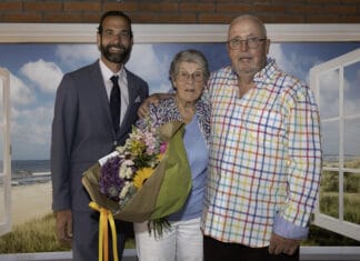 Echtpaar De Reus-van der Werf uit Oud-Beijerland viert diamanten jubileum