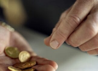 Goudmarkt stabiliseert na recordpiek, vraag naar goud en zilver blijft onverminderd hoog